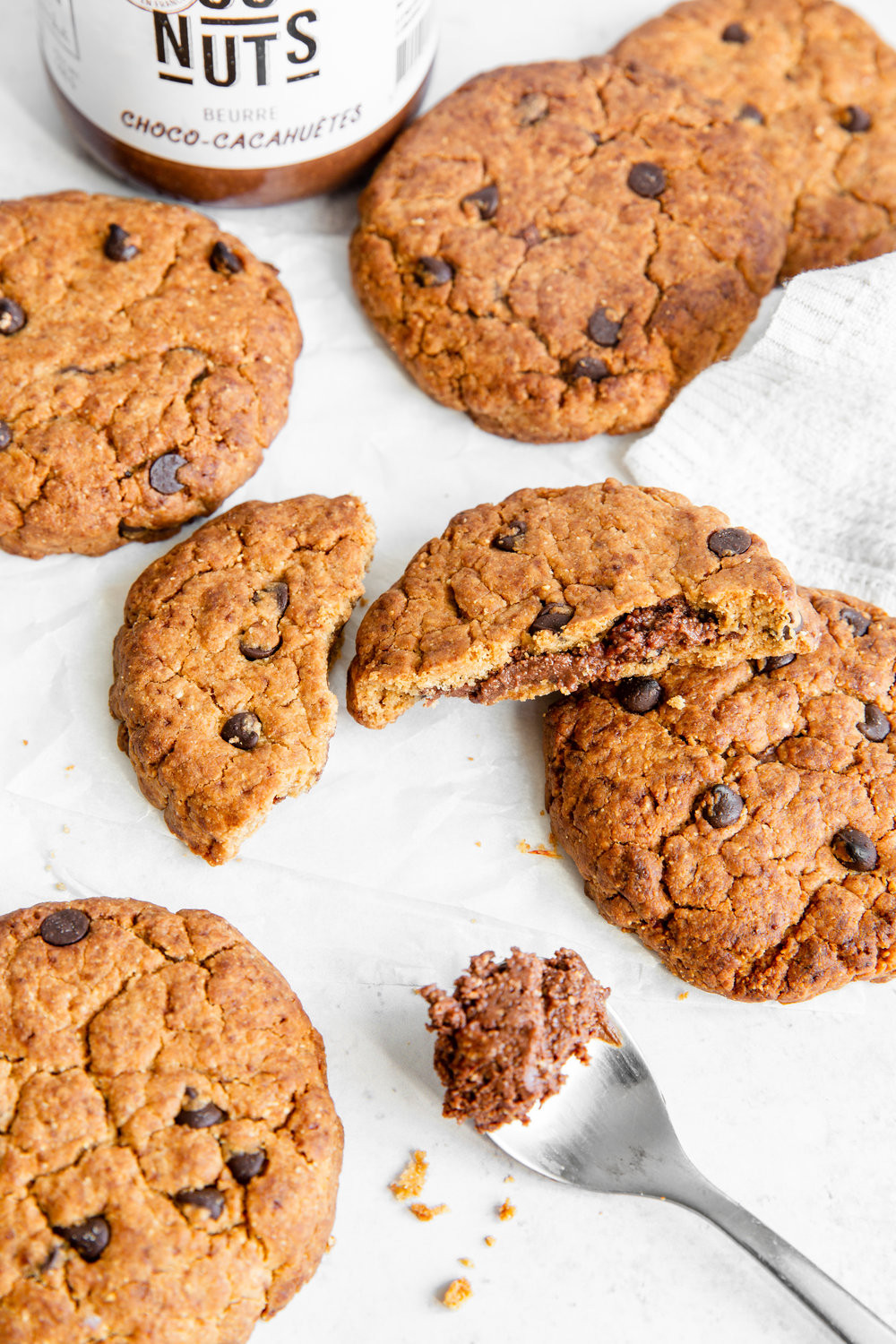 Recette de cookies au coeur fondant de beurre choco-cacahuètes_4