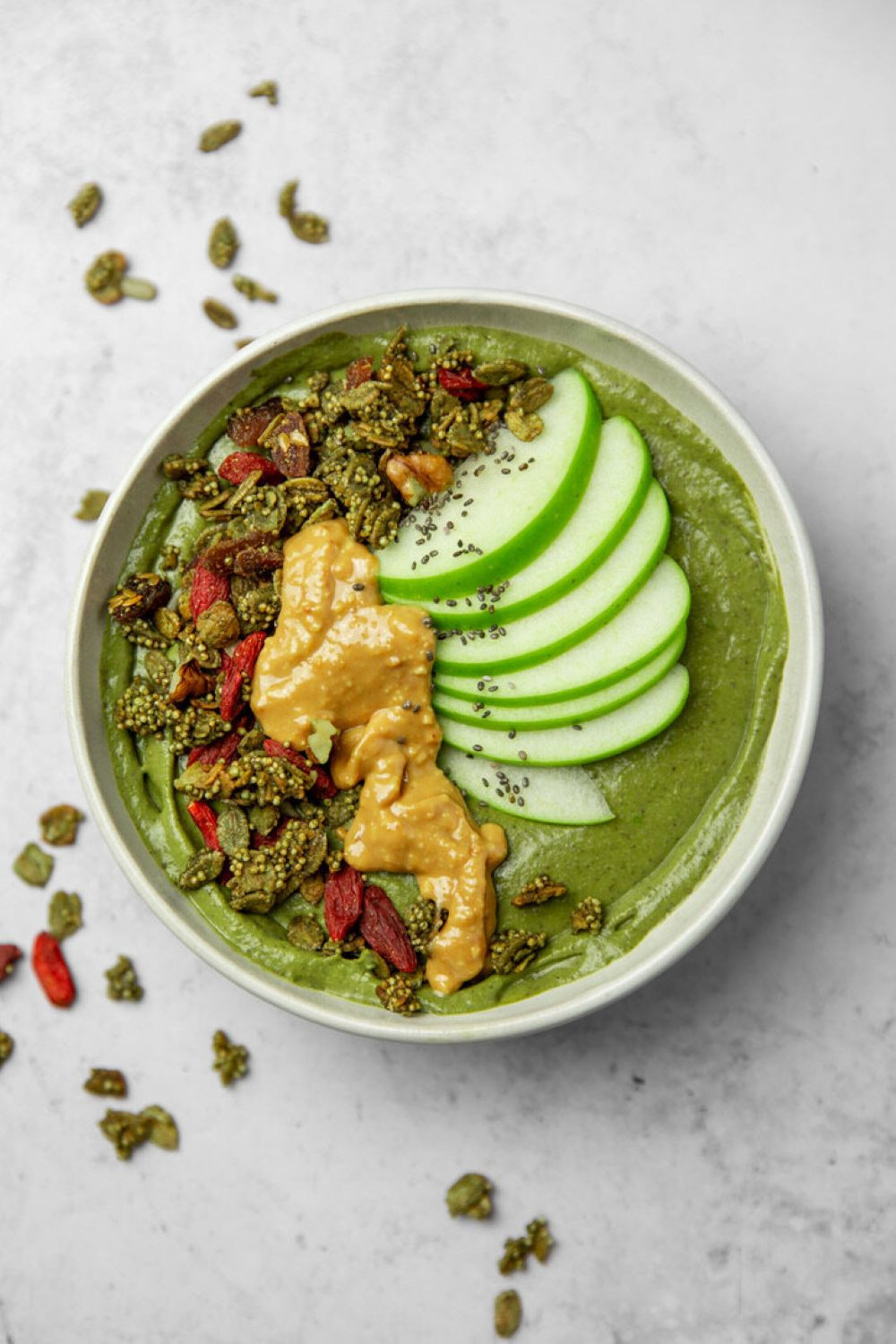 Smoothie bowl detox & énergisant au beurre de cacahuètes