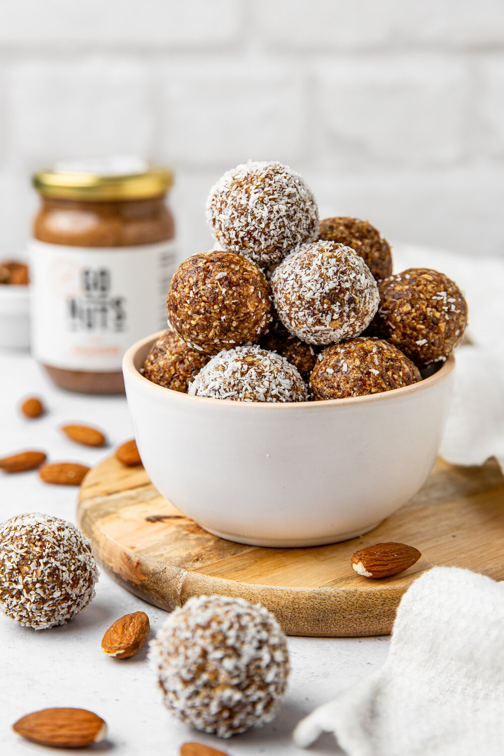 Energy balls à la purée d’amandes et abricots secs