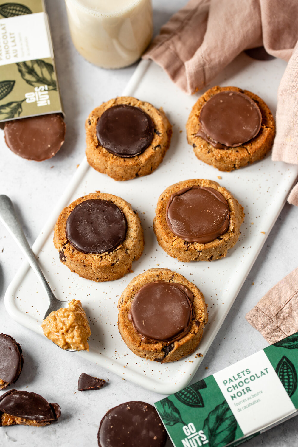 Cookies cup au beurre de cacahuètes & palets chocolat