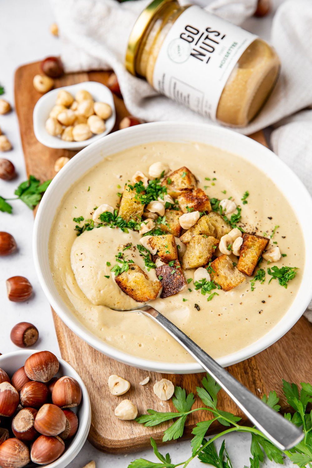 Velouté panais & châtaigne à la purée de noisettes